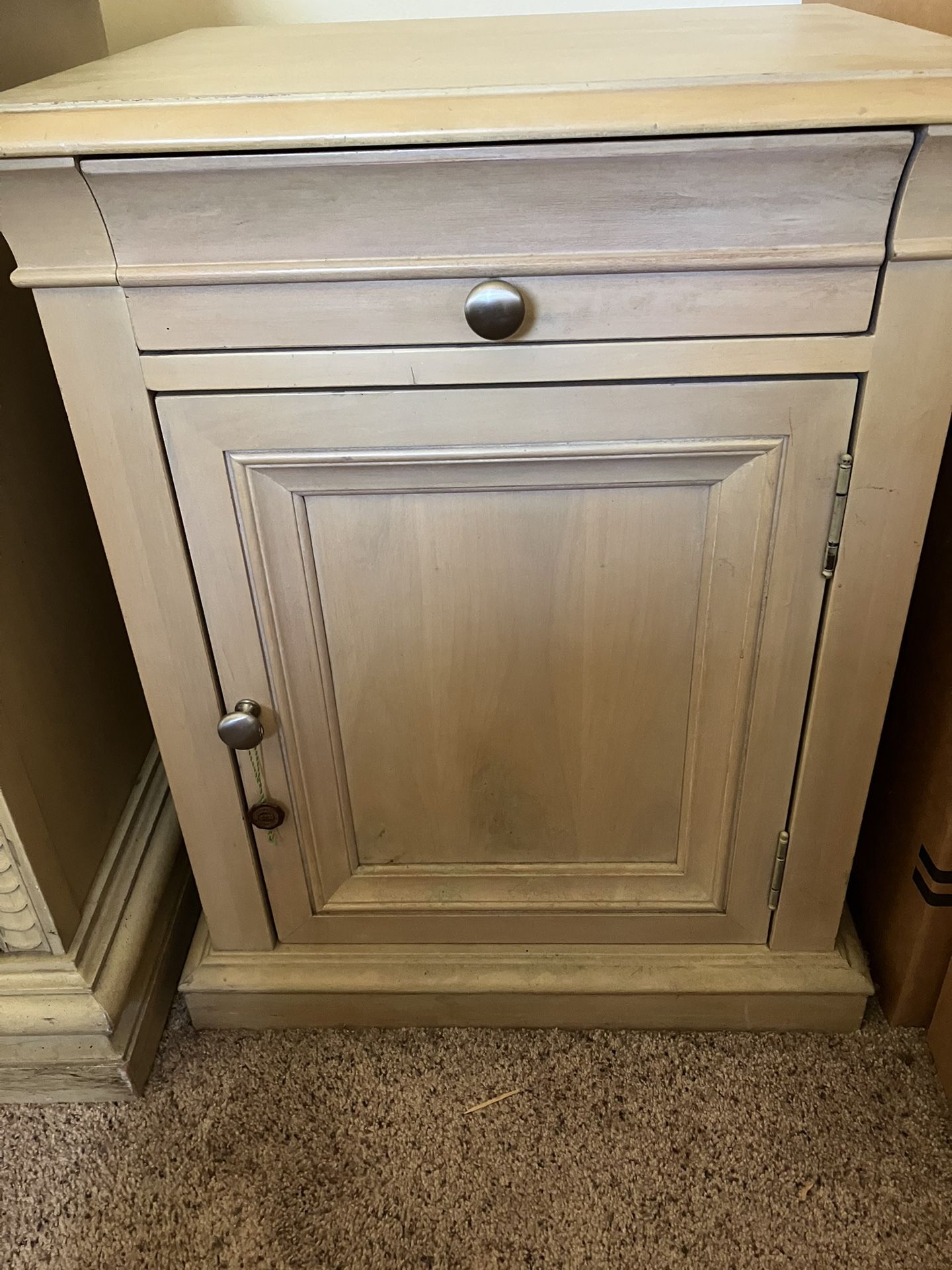 Bedroom Set Dressers Night Stands Mirror