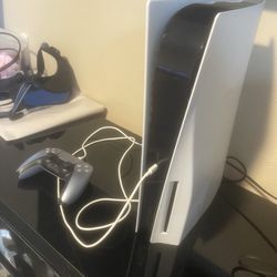 Ps5 1TB with cords and controller