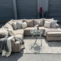Sectional/couch/sofa,Tan/Taupe,96x126x62, Delivery Available