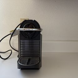 Breville Nespresso pixie single-serve espresso machine