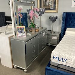 Dresser Mirror And Nightstand! $999! 💙🏠✨