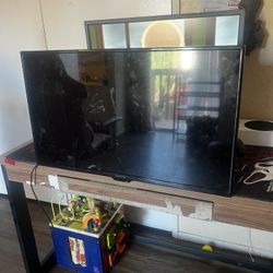 Insignia 32 inch LED TV NS-32D310NA17 (no stands no remote)