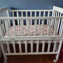 Baby Bassinet Bedside, Mini Crib, Portable Crib, Adjustable Crib