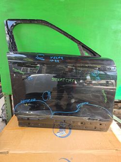 FRONT DOOR  VELAR RANGE ROVER VELAR RIGHT SIDE 2018 2019 2020 2021 2022 2023 OEM