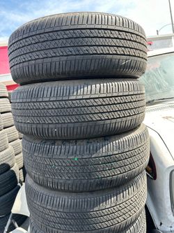 225/55r18 Falken tires en excelentes conditiones de Vida las 4