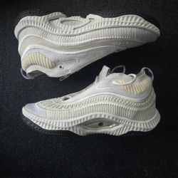 Nike Cosmic Unity 3 Size 9.5