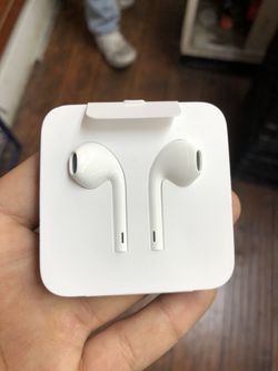 IPhone X earphones
