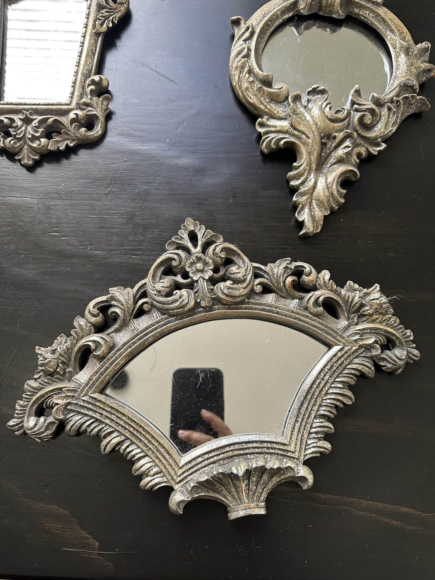 Antique Gold Finish Elegant Mirror Set 