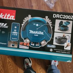 Makita Drc200z 700 Obo Trades Welcome