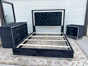 Queen size Bedroom Set in Black Velvet Material- FREE Delivery 🚚 READ Description
