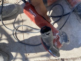 Concrete grinder