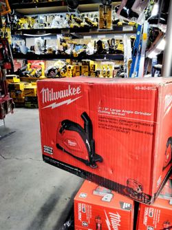 Milwaukee 7"/9" Large Angle Grinder Cutting Shroud