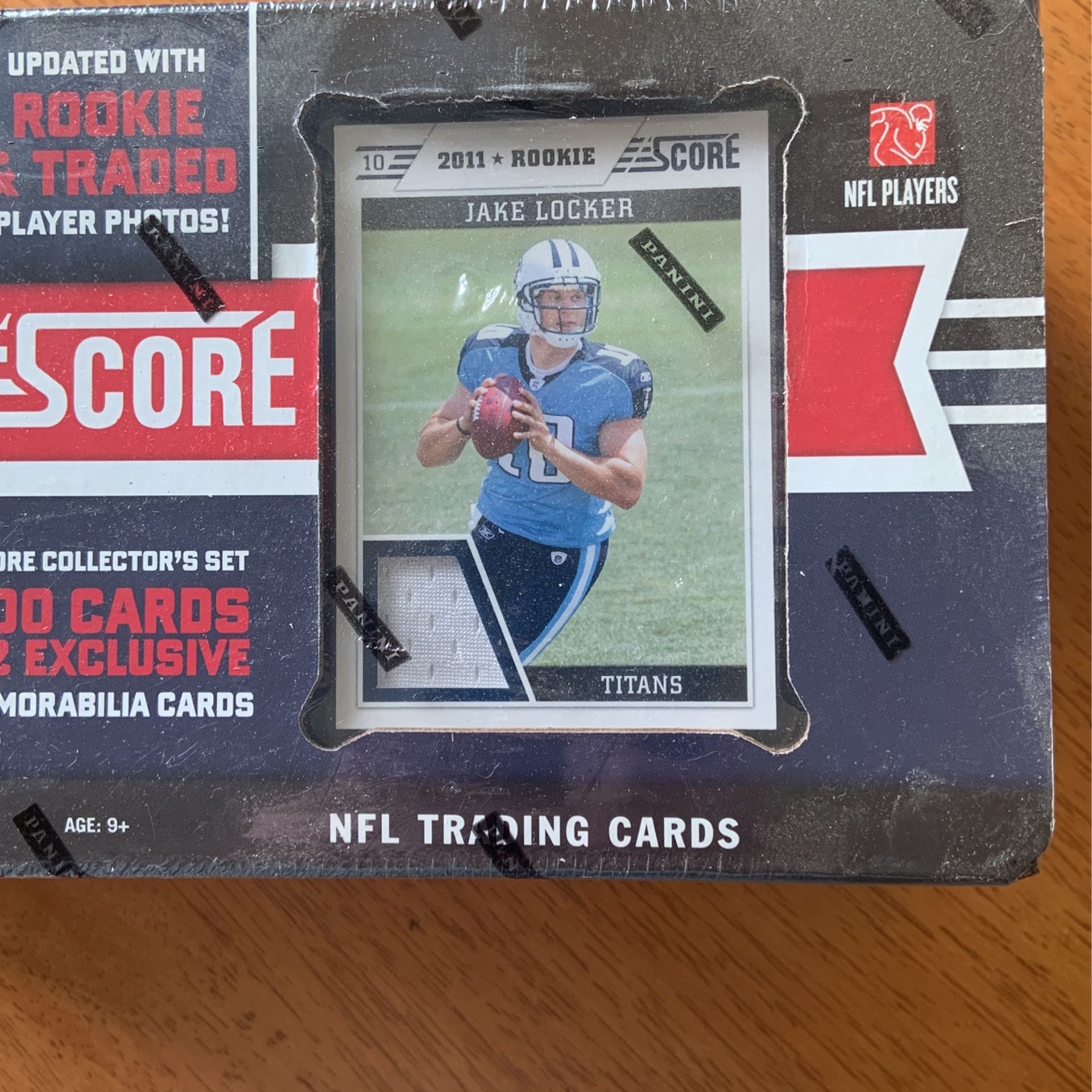 2011 Score Football Factory Set w/Jake Locker Rookie Patch🏈