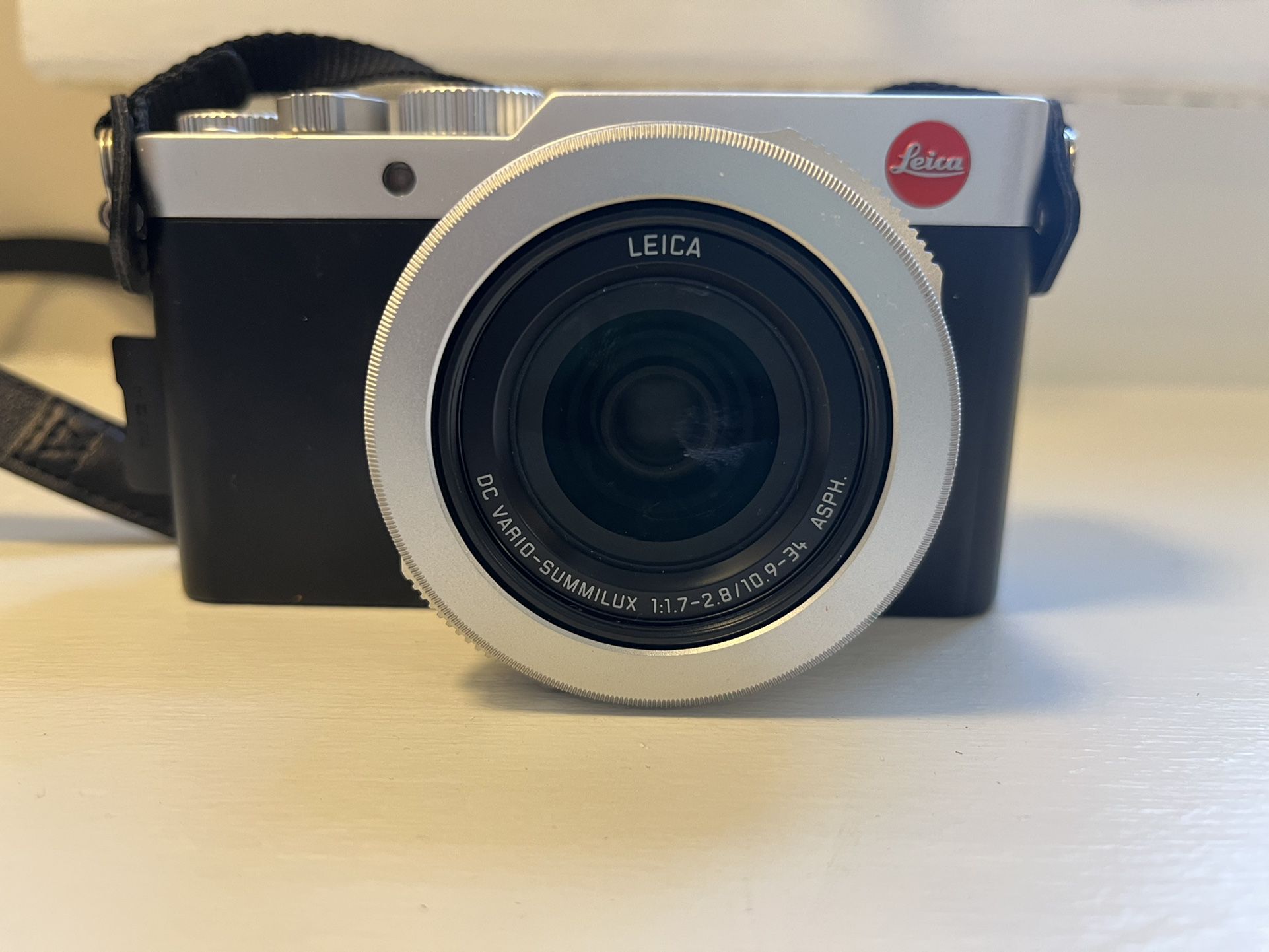 Leica D-lux 7 Digital Camera for Sale in Los Angeles, CA - OfferUp