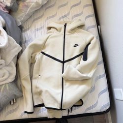 Nike Tech 