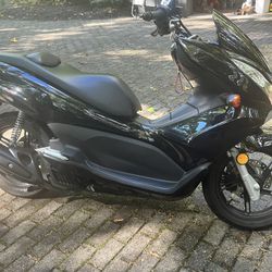 2013 Honda  PCX 150 Scooter