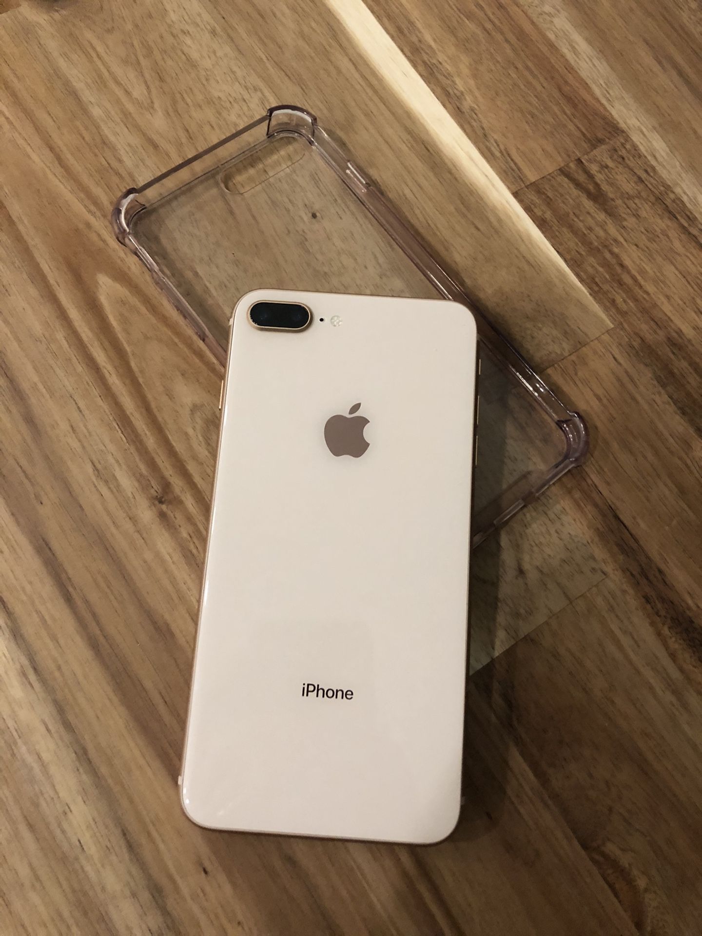 Selling unlocked iPhone 8 Plus 64gb