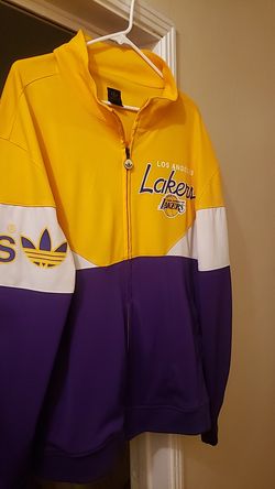 XL Adidas warm up