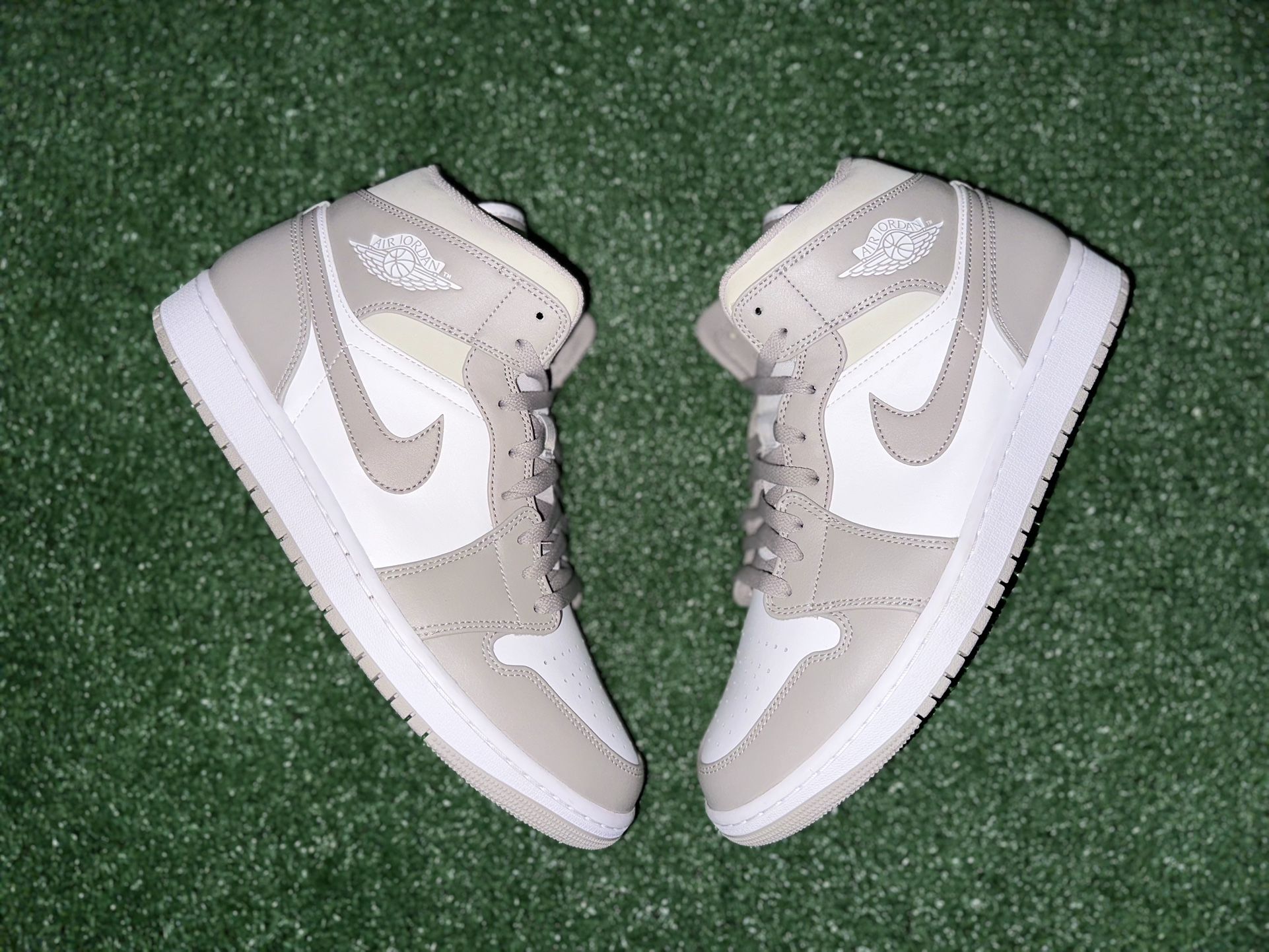 Jordan 1 Mid “Linen”