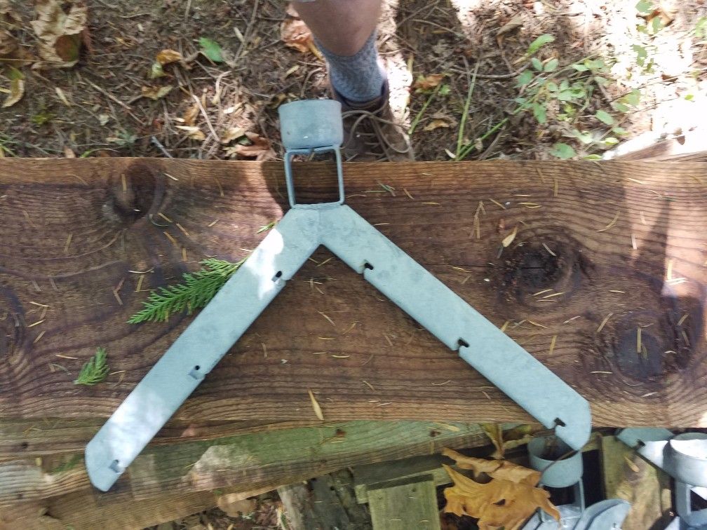 6-Wire Chain Link Barb Arm