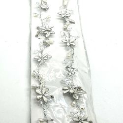 Charming Floral Hair Accessory 