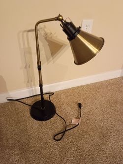Table Lamp (No Bulb), 23"HX10"W,7"D, Adjustable height Metal Frame
60W or smaller type A bulb is required