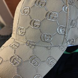 GG HAT