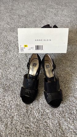 Anne Klein dress shoes