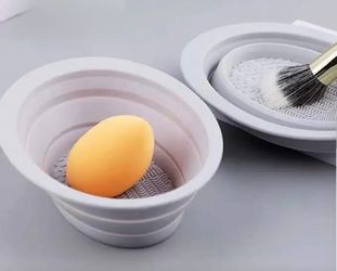 🔥 REDUCED 2 Make-Up Cleaning Bowls