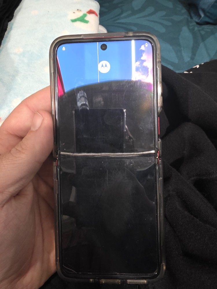 Motorola Razr + 2024