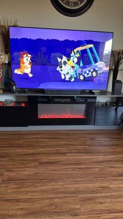 Fireplace 🔥🔥Electric. Like new !