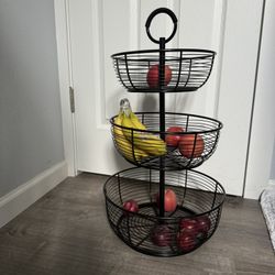 Heavy Duty 3 Tier Fruit Basket . Like New!