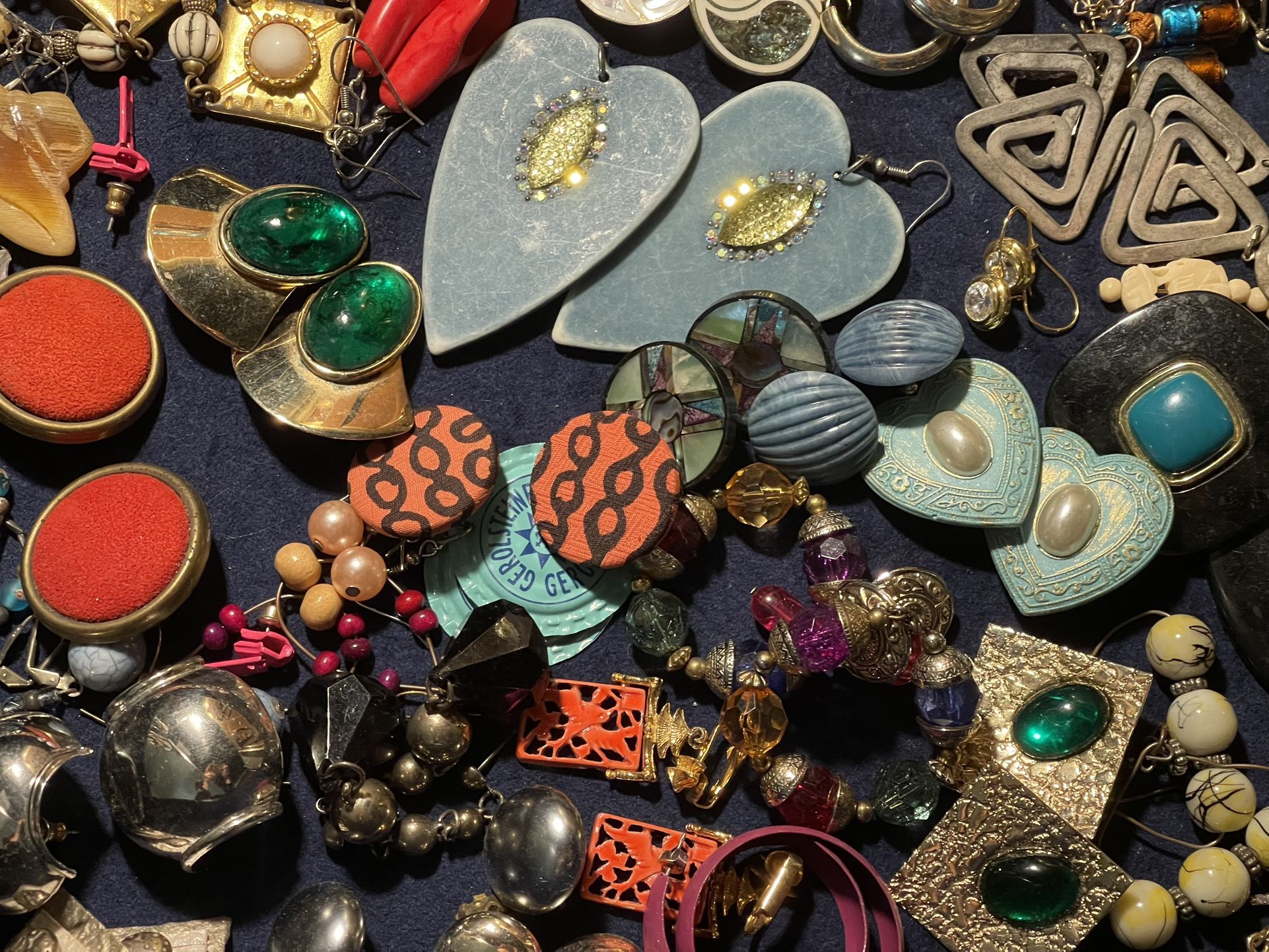 Vintage Various Styles Earrings LOT : 40 Pieces