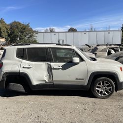 2015 Jeep Renegade 2.4L  ***for Parts Only***