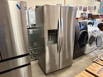 WHIRLPOOL 36″ Stainless Steel Side-by-Side Refrigerator with Ice and Water Dispenser Model #WRS571CIHZ01