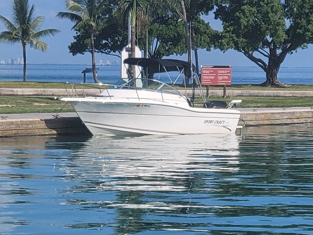 2000 sport craft 22 feet