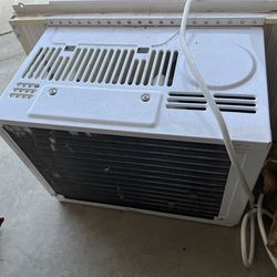 Good A/C window unit