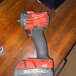 Milwaukee Stubby 3/8 With Battery 