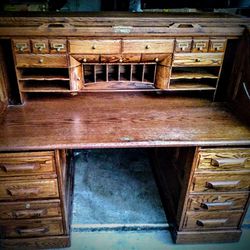 Furniture Desk/Roll Top 