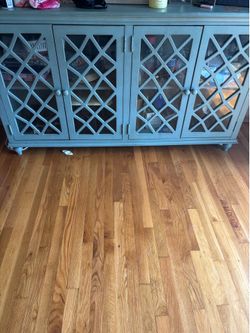 Cabinet hutch