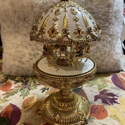 House of Faberge For Franklin Mint Imperial Carousel Egg Music Box 11” Tall
