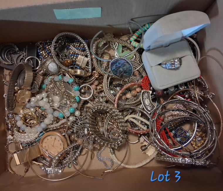 Lot 3 Costume Jewelry