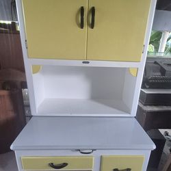 Art Deco 1930s Free standing American kitchen Cabinet Refurbished .from panorama city.