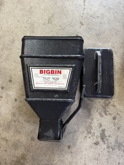 Kane Big Bin Wall-Mounted Storage Dispenser (40 lb Capacity)