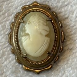 Vintage Cameo brooch costume jewelry 