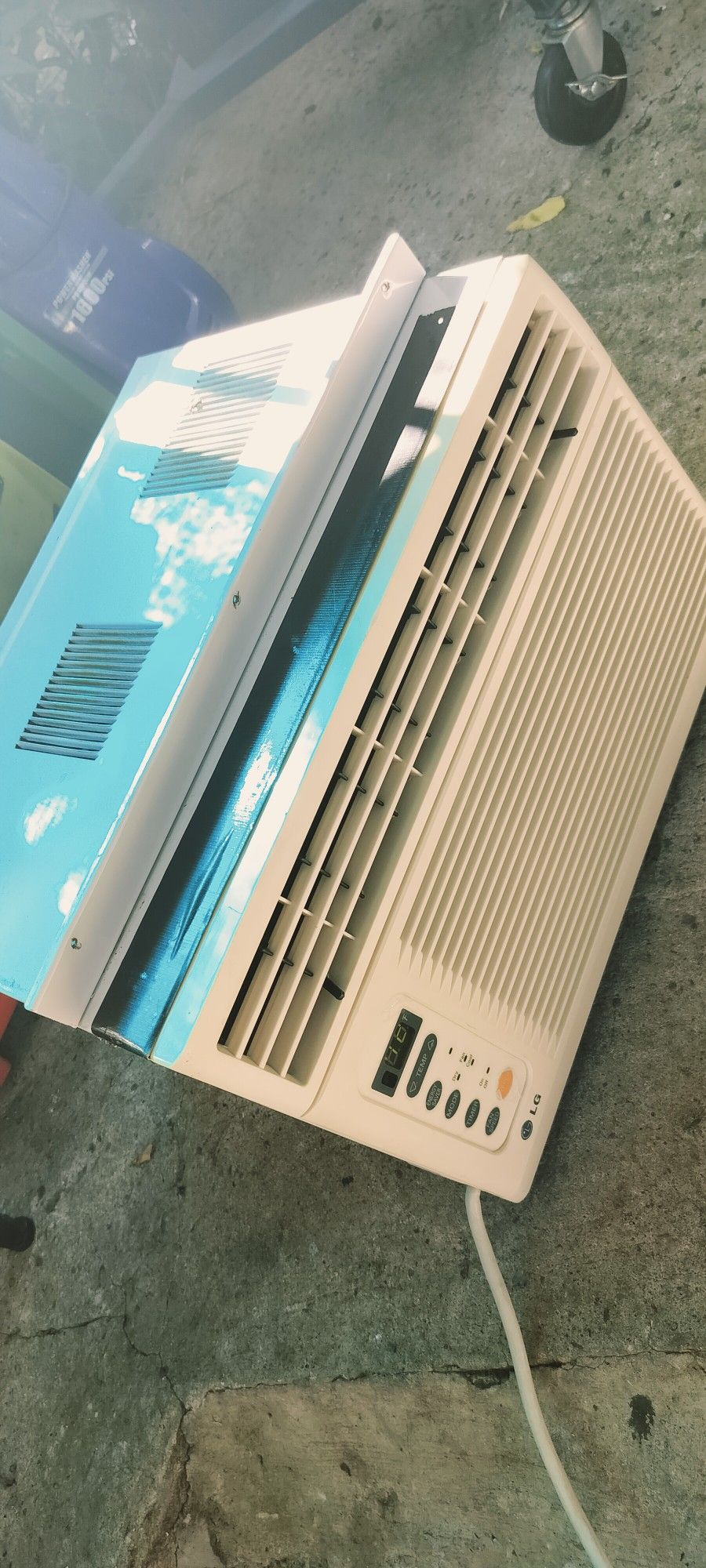 AC...8000 BTU