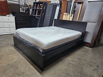 Queen bed and mattress