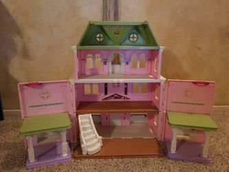 Fisher Price Doll House, family and van included