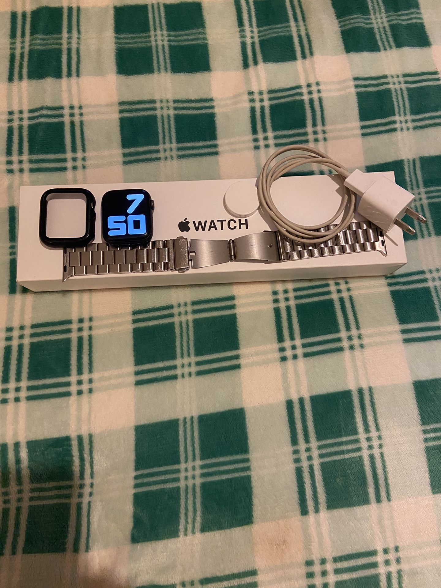 Apple Watch 44mm SE Space Grey