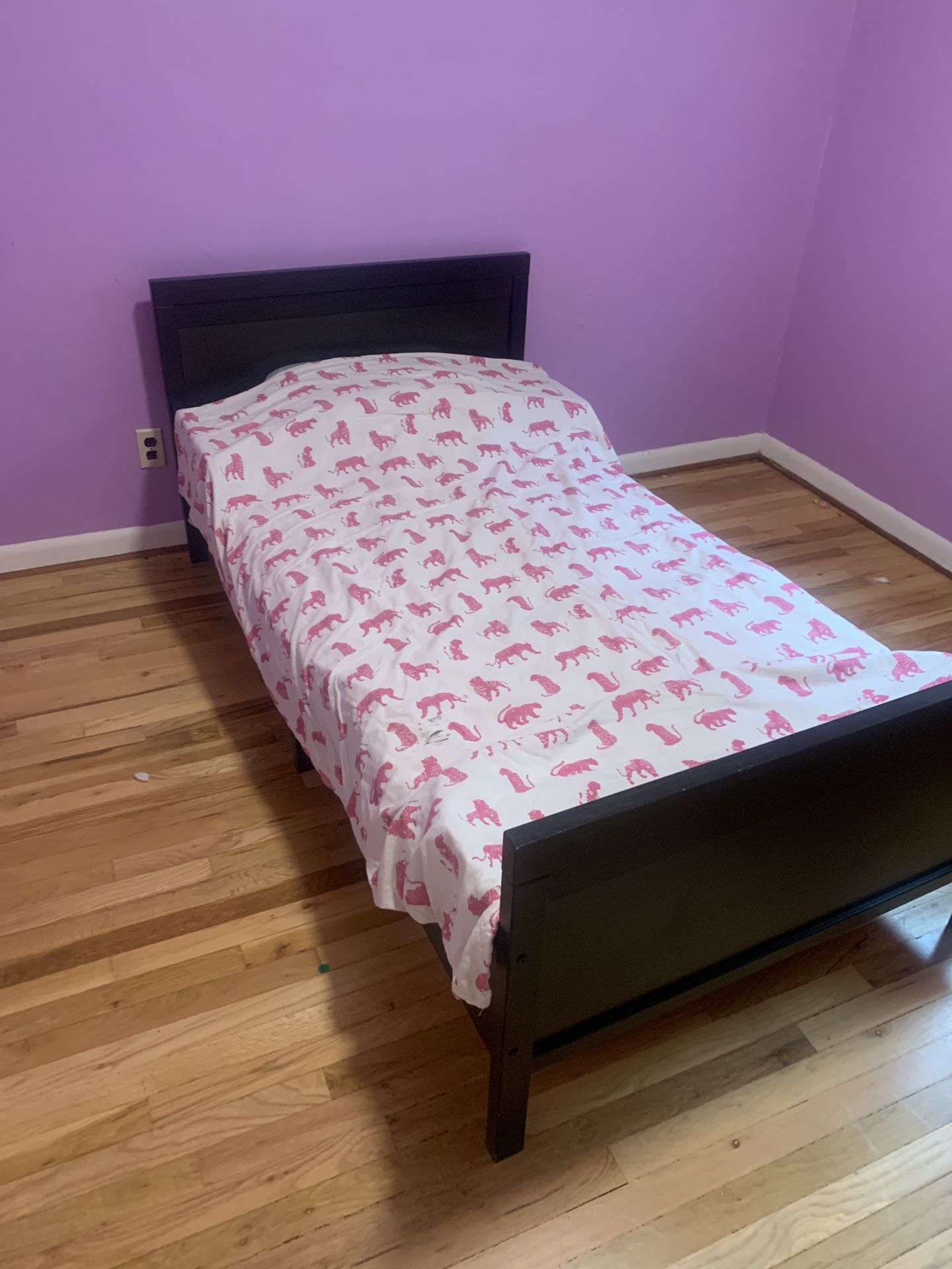 Kids bed And desk